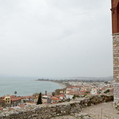 Roloi Suites Nafpaktos Buitenkant foto