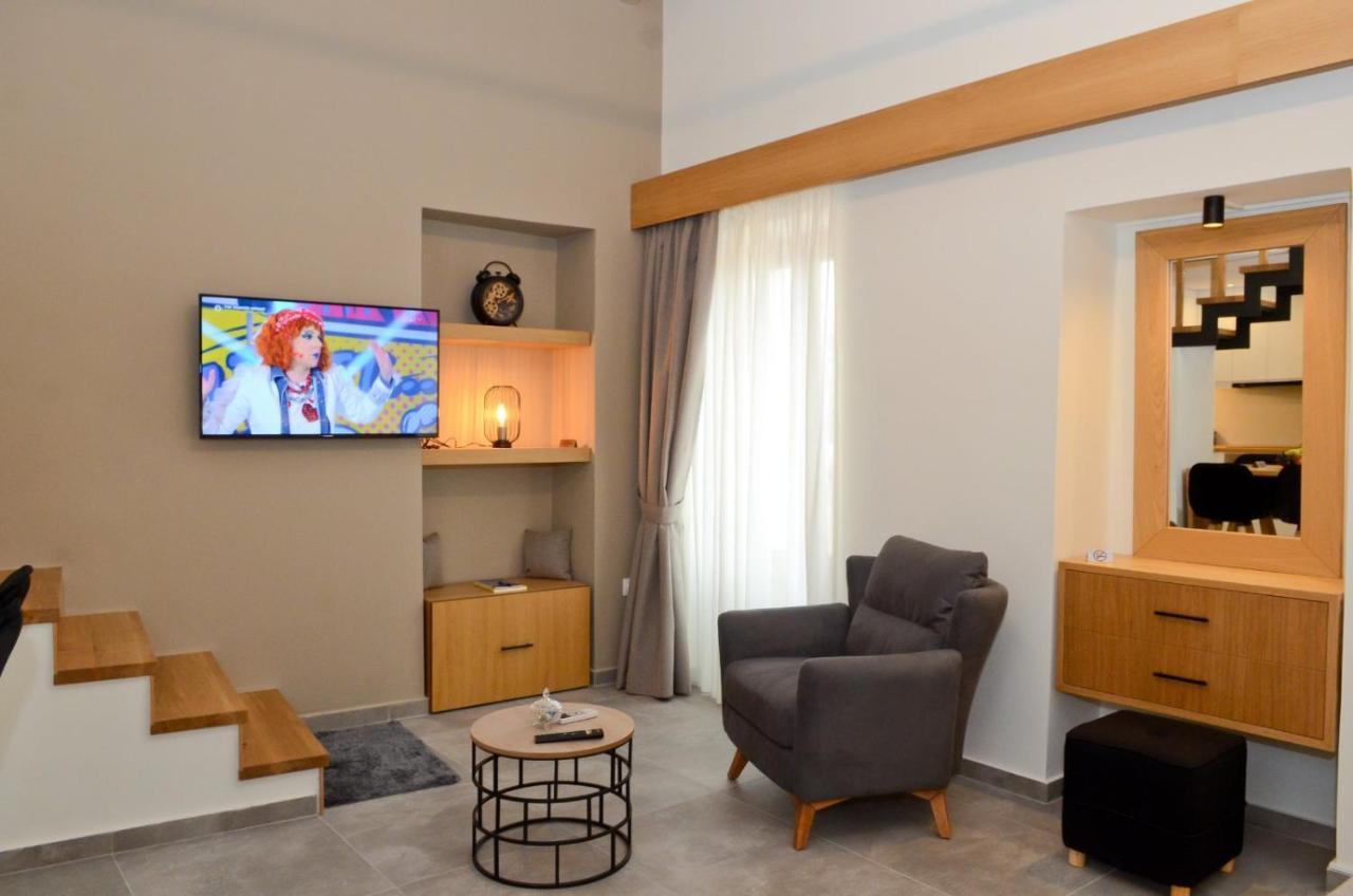 Roloi Suites Nafpaktos Buitenkant foto